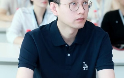 黄华(整形医生)