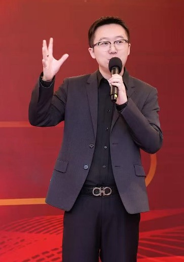 王梓行