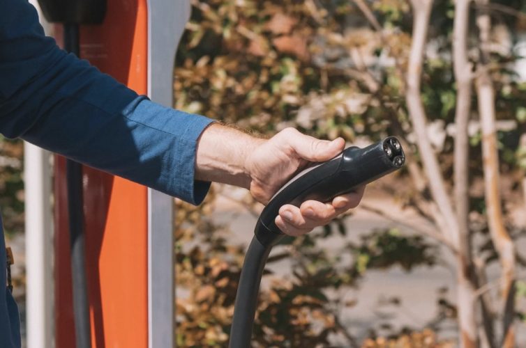 新能源汽车(移动智能储能终端)